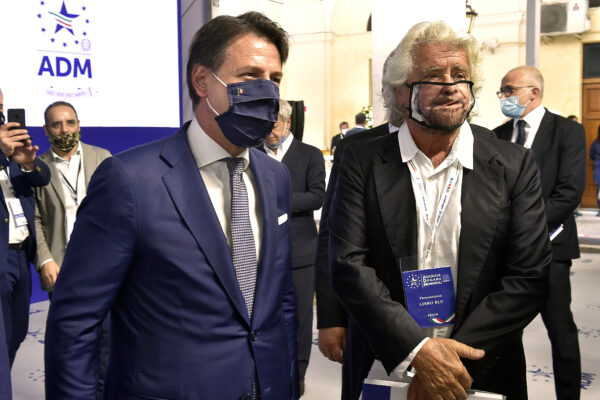 Conte scarica Grillo e i 5 Stelle, pronto il nuovo Movimento