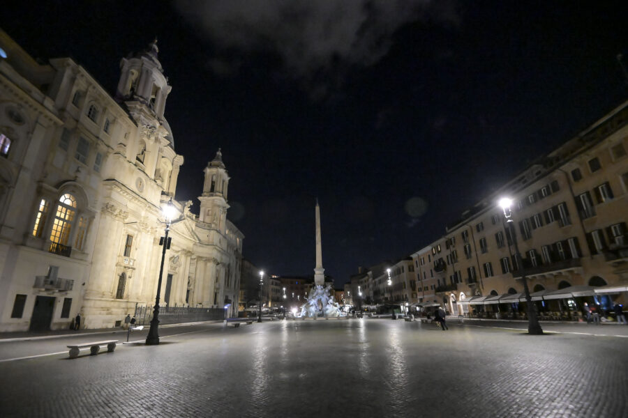NUOVO DPCM DECRETO CONTENIMENTO COVID-19 CORONAVIRUS
CHIUSURA ANTICIPATA DI BAR E RISTORANTI ORE 18:00
COPRIFUOCO STRADA DESERTA
PIAZZA NAVONA