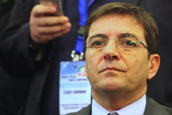 “Volevamo uccidere Cosentino”, Nicola Schiavone rivela il piano contro l’ex sottosegretario che non si piegava al clan