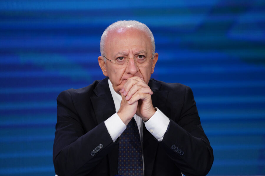 De Luca: “Napoli immune entro luglio, stiamo uscendo dal calvario”