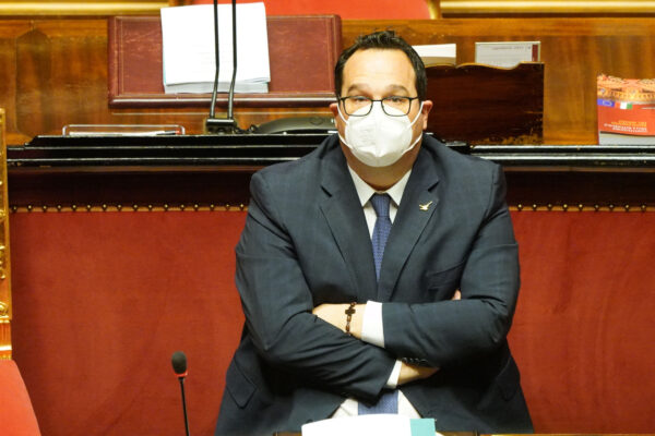 Salvini difende il sottosegretario Claudio Durigon: “Non ci sono nostalgici nella Lega”