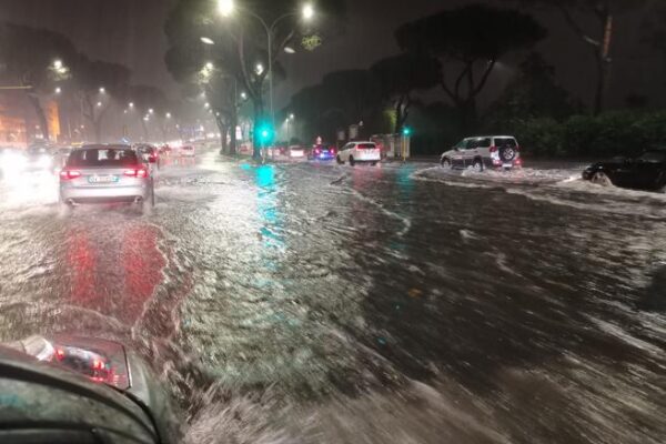 Domani nuovo allarme meteo su Roma: in arrivo temporali e temperature a picco