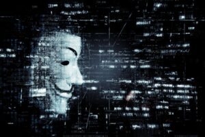 Attacco hacker in corso, in Italia migliaia di server compromessi: “Bloccano pc e chiedono riscatto”
