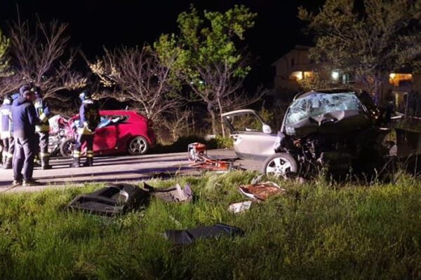 Incidente mortale alla vigilia di Pasqua: tre morti sulla Casilina, una vittima ha soli 18 anni