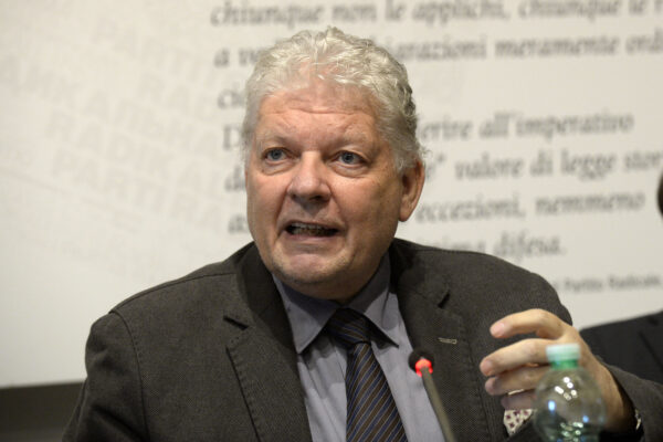 Storia di Lupacchini, magistrato con una carriera eccezionale finito in disgrazia dopo aver criticato Gratteri