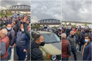 Mercati chiusi in Campania, esplode la protesta: autostrada bloccata per ore, anche De Luca nel traffico