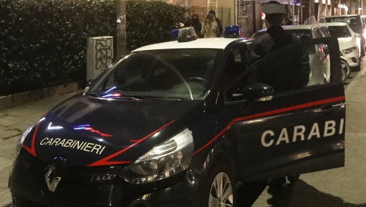 Uccide la moglie di 39 anni a martellate e poi si costituisce: arrestato nella casa dell’omicido