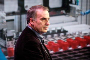 Ranieri Guerra indagato a Bergamo: il numero due dell’Oms nei guai per “false informazioni” ai pm sul piano pandemico Ranieri Guerra indagato a Bergamo: il numero due dell’Oms nei guai per “false informazioni” ai pm sul piano pandemico