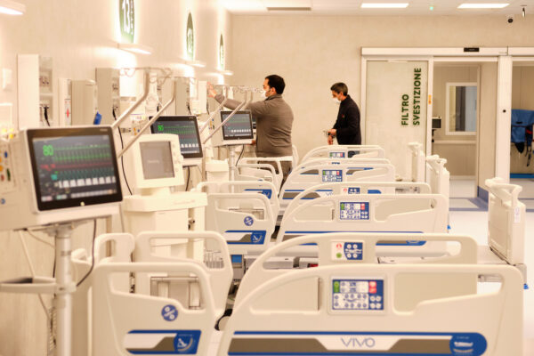 Asili chiusi e niente cure mediche, al Sud il Covid ha ucciso anche il welfare