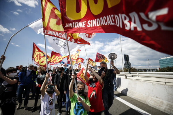 Altro che festa, se non ci diamo una mossa celebreremo la morte del lavoro
