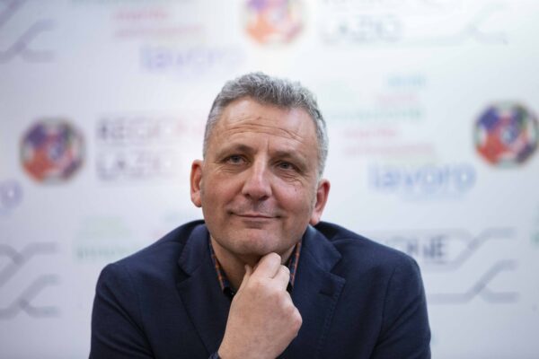 “Ecco come il Pd si è perso, galeotto fu quel ‘ma anche…'”, intervista a Massimiliano Smeriglio