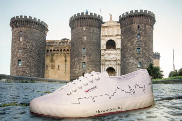 I monumenti di Napoli sulle scarpe Superga: da Piazza Plebiscito al Maschio Angioino, lo skyline cittadino diventa moda I monumenti di Napoli sulle scarpe Superga: da Piazza Plebiscito al Maschio Angioino, lo skyline cittadino diventa moda