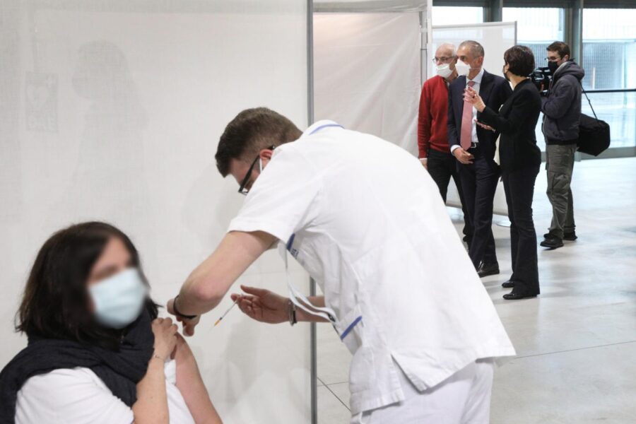 In Campania aziende pronte ad immunizzare, ma mancano i vaccini