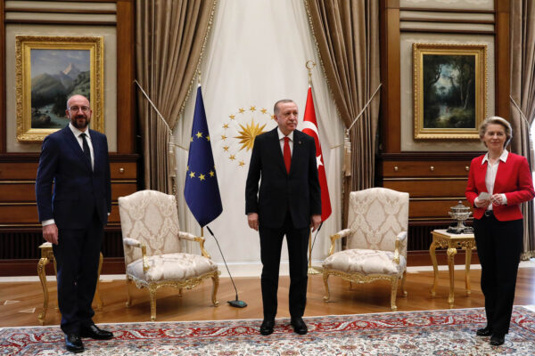 Perché von der Leyen ha incontrato Erdoğan, esecutore materiale della folle politica europea