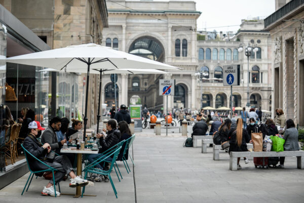 Colori delle Regioni, come cambiano da lunedì: Italia sempre più gialla, Sardegna fuori dal lockdown