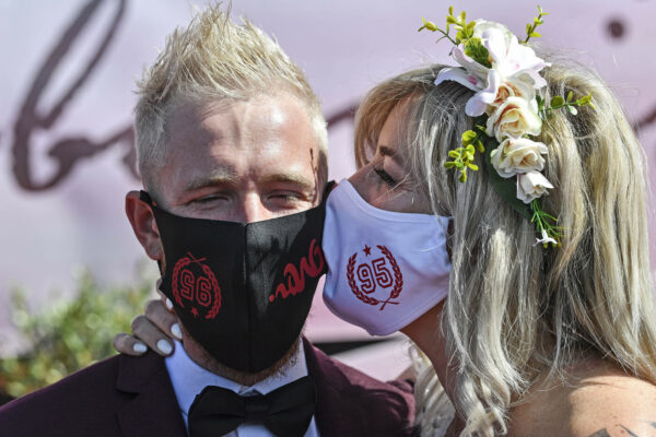 Le regole per i matrimoni: nessun limite fisso agli invitati, sì al Covid pass