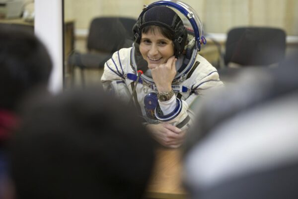 Samantha Cristoforetti al comando della Stazione Spaziale Internazionale: è la prima donna europea
