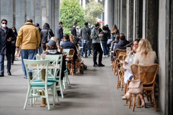 Il coprifuoco ha le ore contate: per le riaperture cambiano i parametri, balla l’Rt