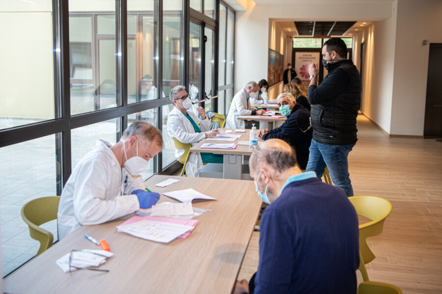 Foto Ufficio Stampa Commissario Covid 19/LaPresse 07 maggio 2021 – L’Aquila, Italia Cronaca Covid, campagna vaccinale: il Commissario Straordinario Figliuolo visita Molise e Abruzzo.Nella foto: centro vaccinale L’AquilaDISTRIBUTION FREE OF CHARGE – NOT FOR SALE