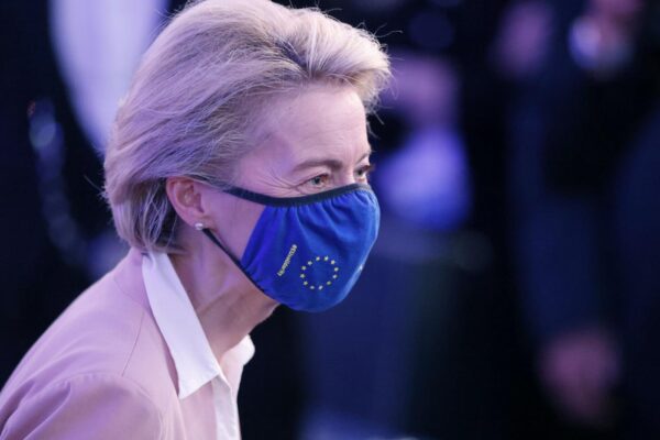 L’Europa sotto pressione va alla guerra dei vaccini