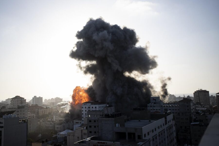 Guerra tra Israele e Gaza, non si fermano razzi e morti: da Netanyahu “nessuna tregua”