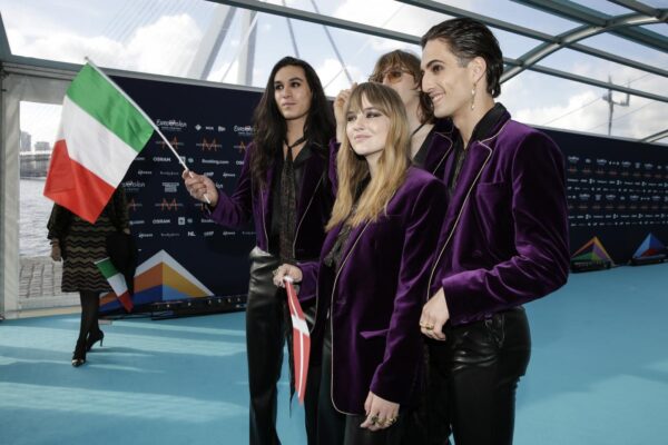 Chi sarà il conduttore dell’Eurovision 2022: il contest torna in Italia dopo la vittoria dei Maneskin Chi sarà il conduttore dell’Eurovision 2022: il contest torna in Italia dopo la vittoria dei Maneskin