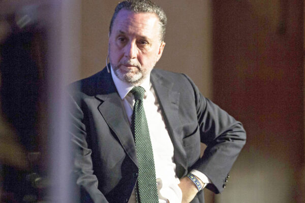 “De Luca è il vero erede della destra napoletana”, intervista ad Antonio Polito