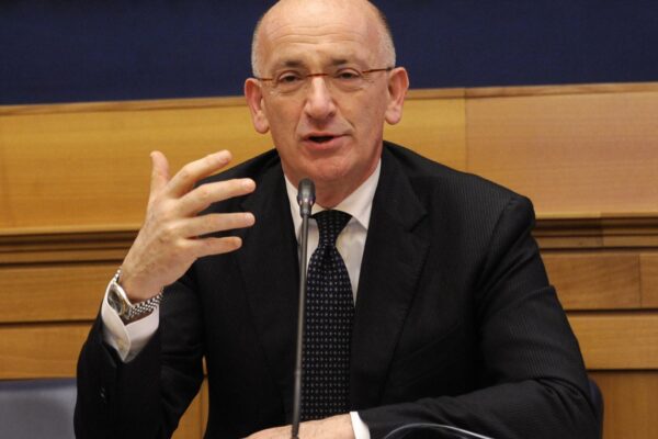 “Pene alternative per restituire dignità” la proposta del viceministro Sisto sperando che non restino solo idea…