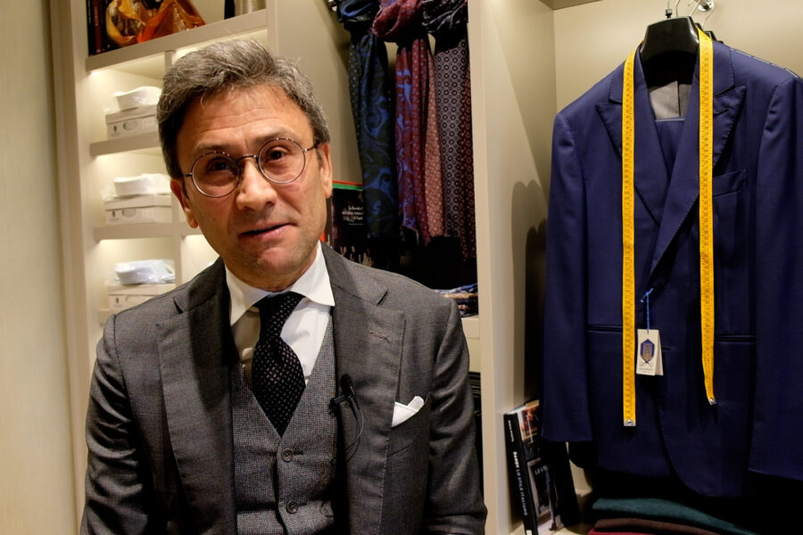 I segreti della sartoria napoletana raccontati da Cacciapuoti: “Così è nata la manica a ‘mappina’”