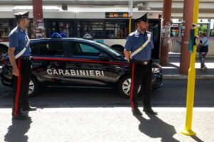 Chiede al passeggero di indossare la mascherina: autista aggredito