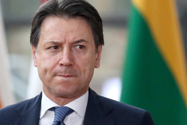 Conte alla ricerca di un’identità, finita l’epoca di “uno vale uno”