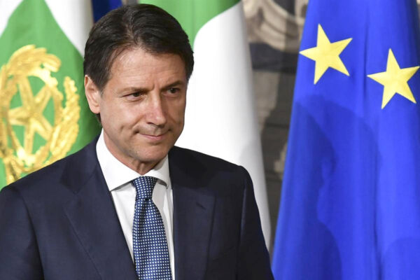L’ambiguità di Conte: diventare centro o forza di sinistra?
