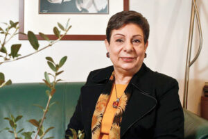 “I palestinesi sono un popolo di terroristi o sono vittime di grandiose ingiustizie?”, intervista a Hanan Ashrawi