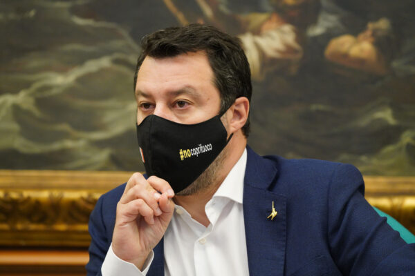 Giustizia, il ‘radicale’ Salvini lancia il referendum: “Stiamo organizzando la raccolta firme” Giustizia, il ‘radicale’ Salvini lancia il referendum: “Stiamo organizzando la raccolta firme”