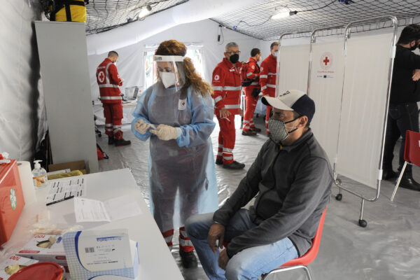 TENSOSTRUTTURA DELLA CROCE ROSSA ITALIANA CRI PER TAMPONI RAPIDI ALLA STAZIONE CENTRALE DI BARI
SCREENING TAMPONE RAPIDO COVID-19 TEST