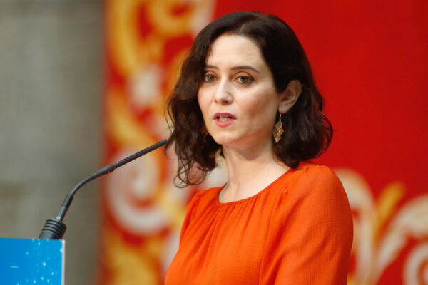 Elezioni comunità autonoma di Madrid, vince la destra ‘trumpiana’ crollano Psoe e Podemos