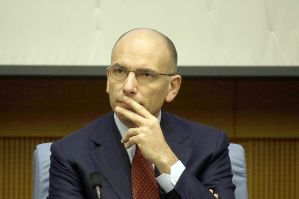 Il Pd ha perso le masse e cerca la via inglese: next generation