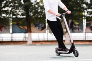 Spaccio sul monopattino: preso il pusher spericolato