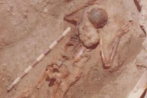 Sensazionale scoperta agli scavi di Ercolano: soldato con armi e bisaccia perfettamente conservato