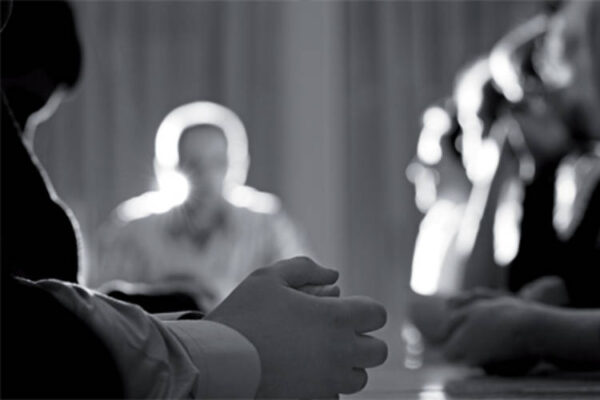 Logge e loggette, con il giusto mix ti puoi fottere il Parlamento, il governo, il padreterno