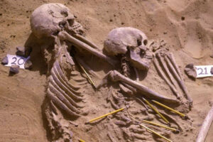 Scoperta in cimitero prestorico: comunità uccisa non da massacro ma per colpa del cambiamento climatico