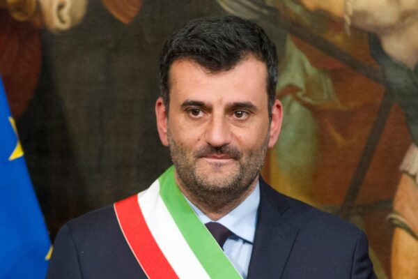 Si al terzo mandato: così si dà ancora più potere ai cittadini