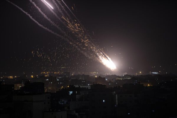 Israele e Hamas, ora è guerra: battaglia a colpi di razzi, appello di Biden inascoltato