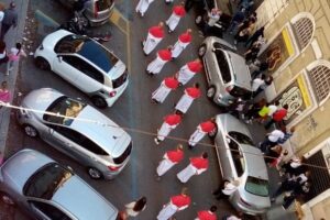 Testaccio, la processione fa il giro del Rione: folla ed emozioni per la Madonna
