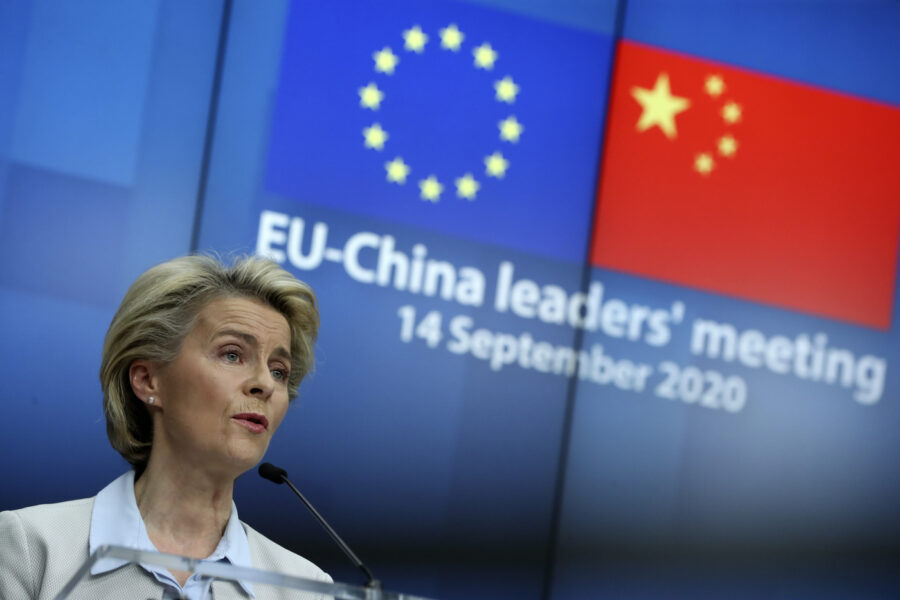 Europa contro Cina, salta accordo sugli investimenti