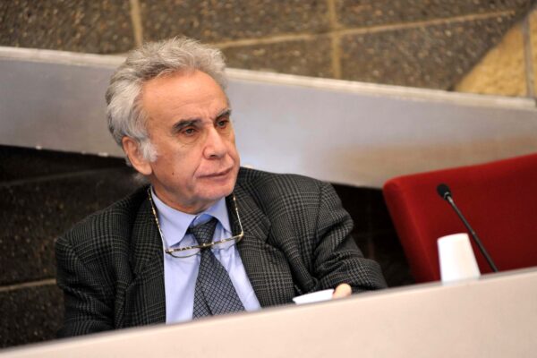 “M5S è un cancro, dopo de Magistris in città serve la vera politica”, intervista a Biagio de Giovanni