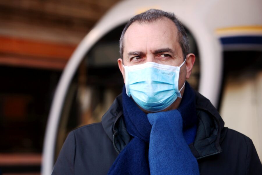 Ennesima giravolta del Pd: in Calabria con de Magistris, a Napoli contro…