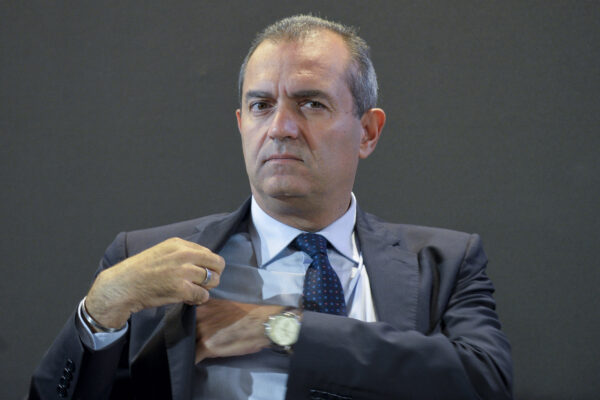 De Magistris è stato un flop, ma cosa ha fatto il Pd per Napoli? De Magistris è stato un flop, ma cosa ha fatto il Pd per Napoli?