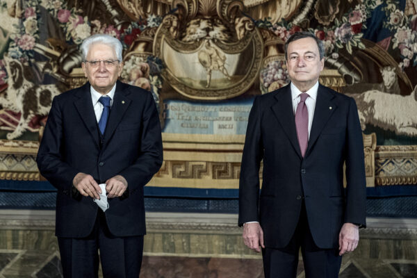 Draghi saldo al governo, per il Quirinale si va verso un Mattarella bis