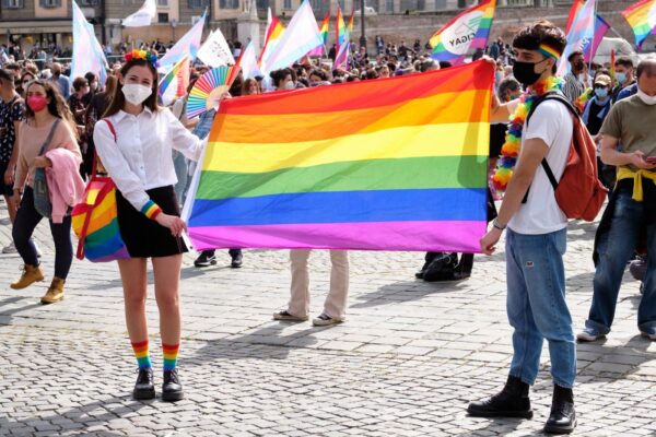 L’identità di genere merita riflessione, c’è il rischio caos